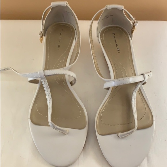 Tahari shoes - Picture 1 of 3
